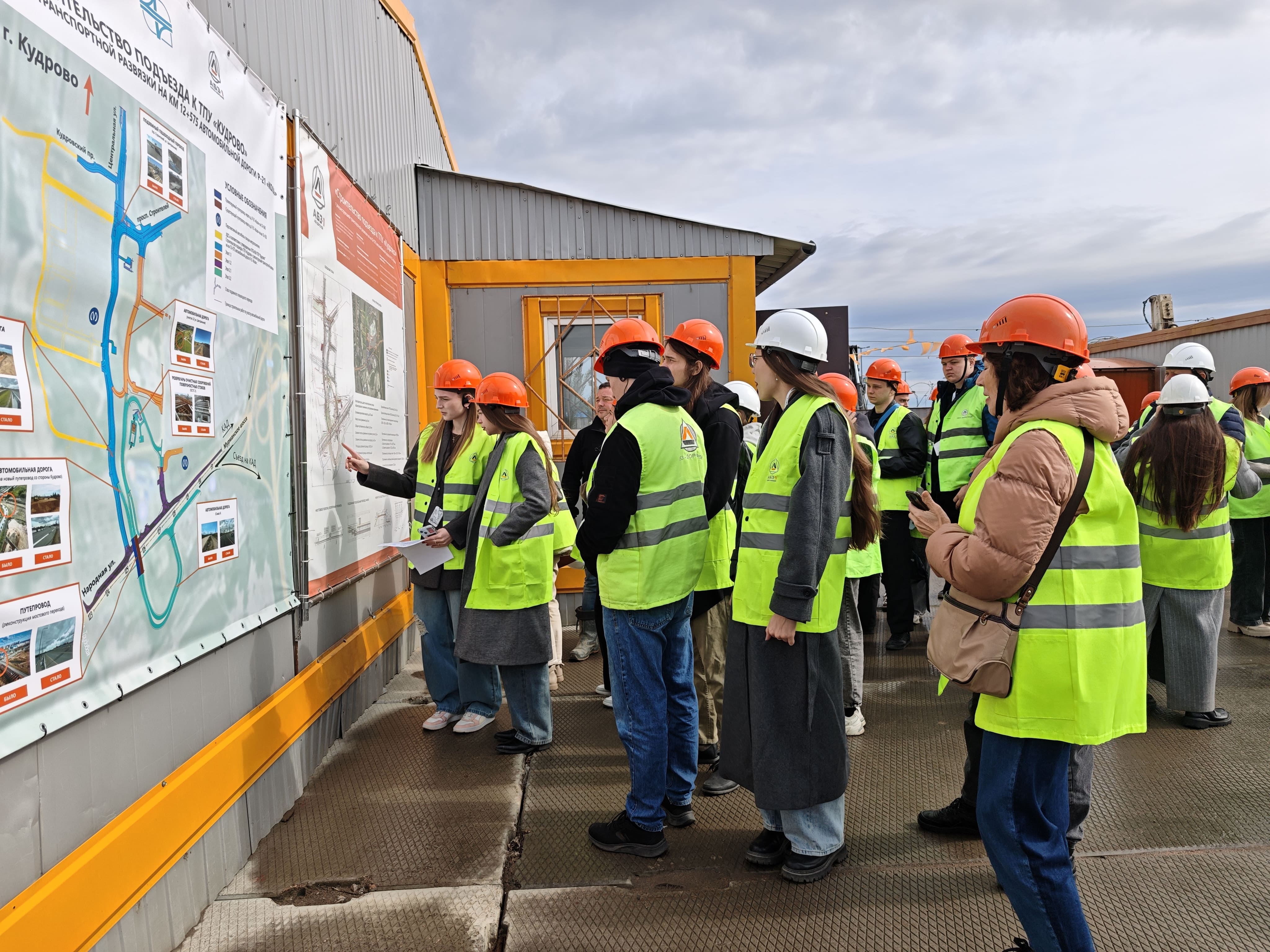 Студентам провели экскурсию по ТПУ «Кудрово»